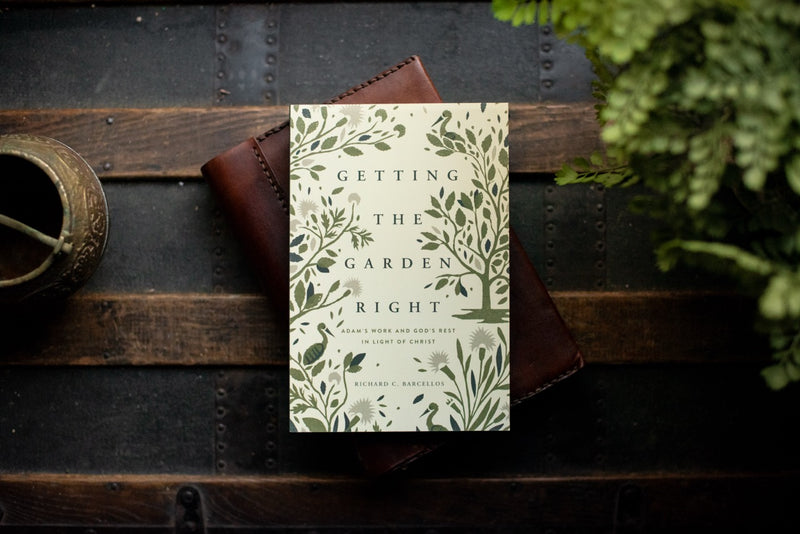 Getting the Garden Right book on wood table with plant [English]